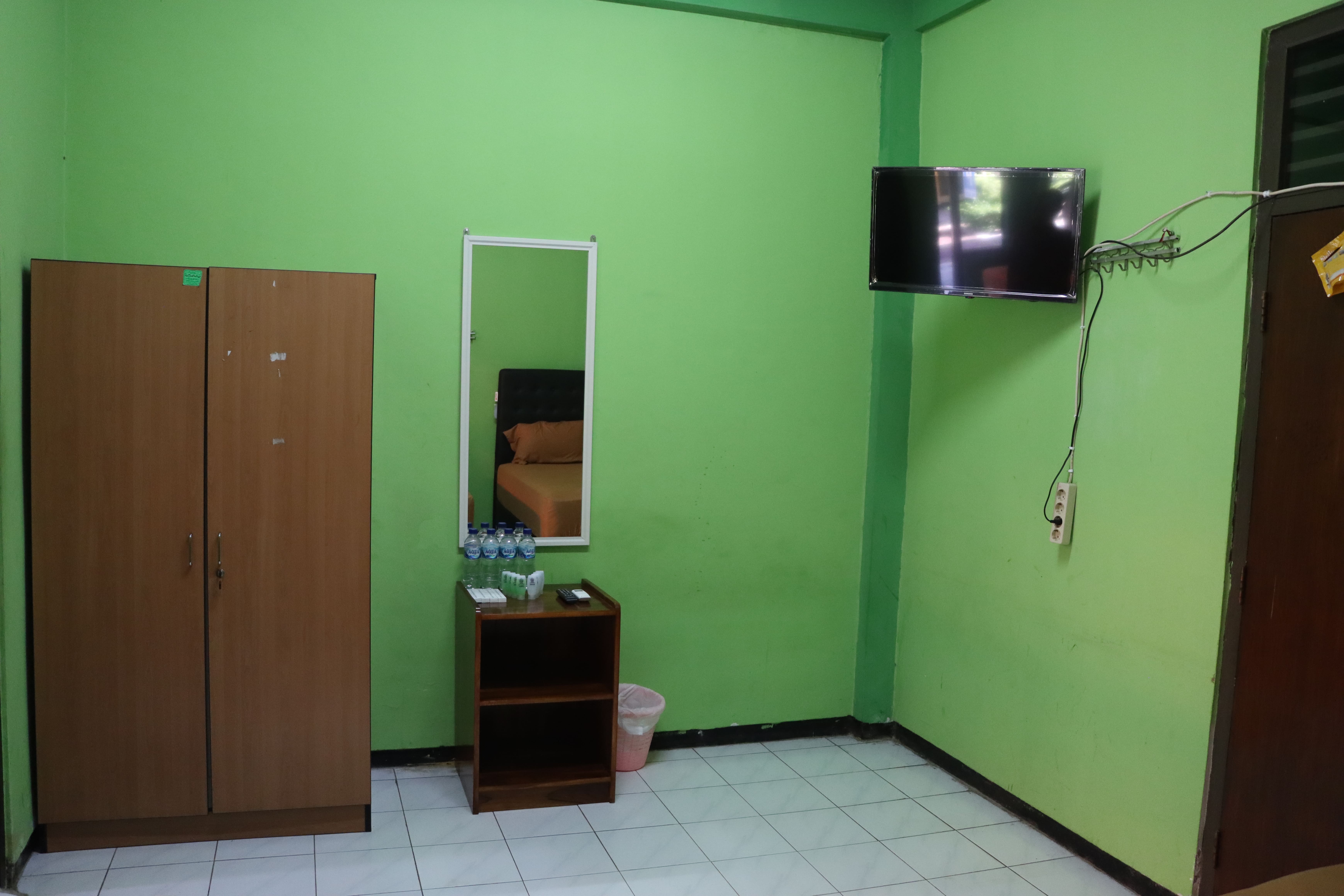Room image 3