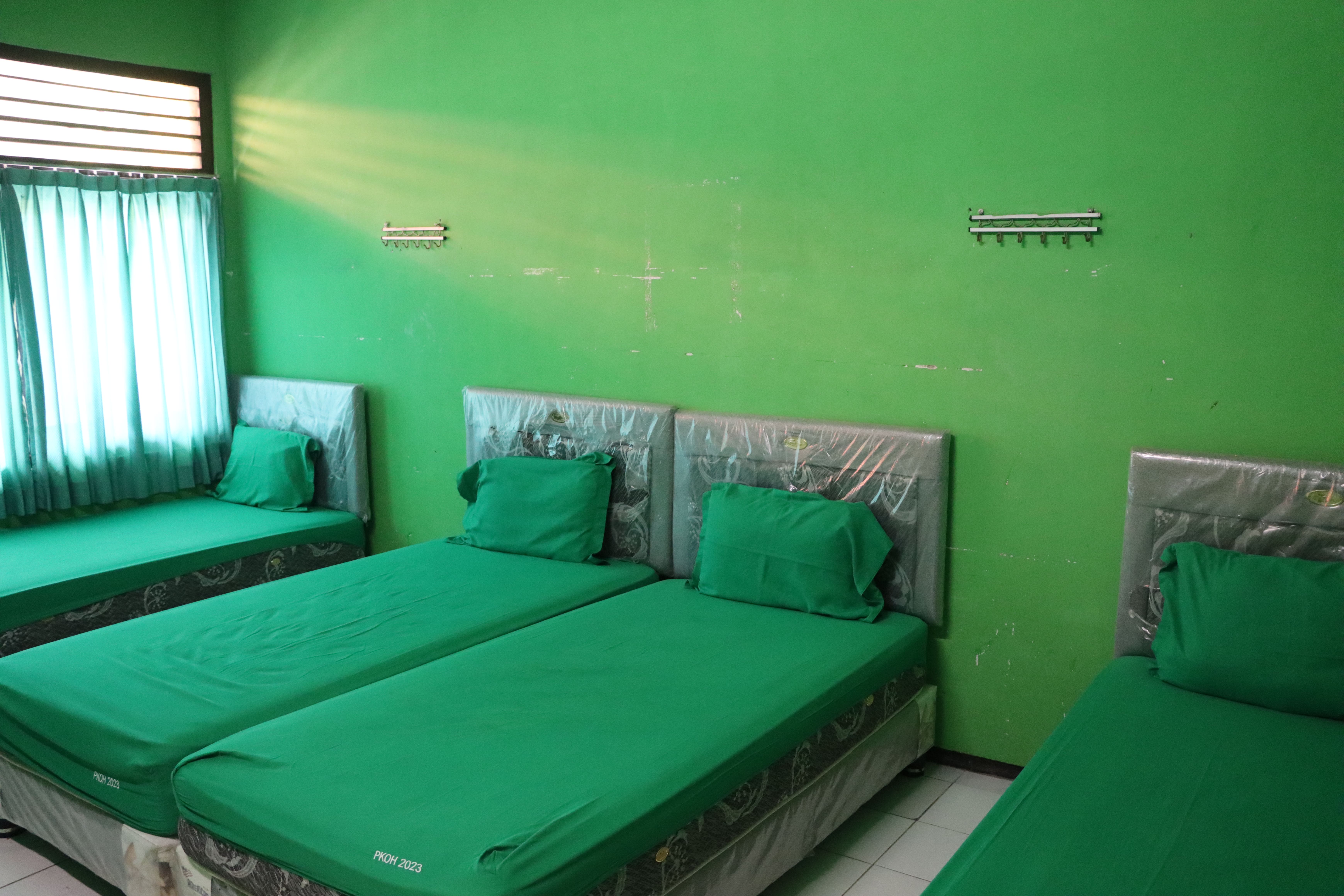 Room image 8