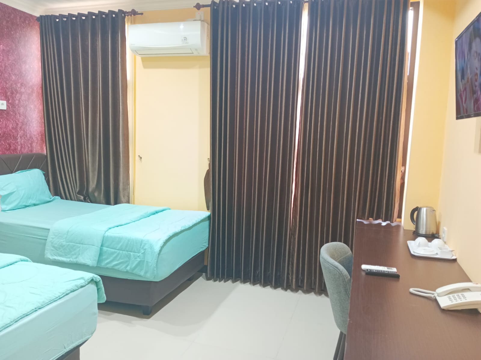 Superior 2 Single Bed