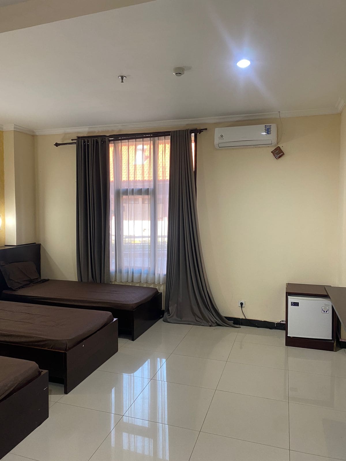 Room image 7